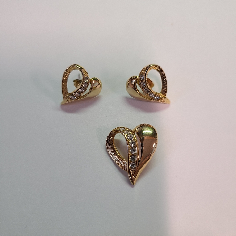 Vintage Goldtone Hearts with Rhinestone Details Pendant and Earring Set